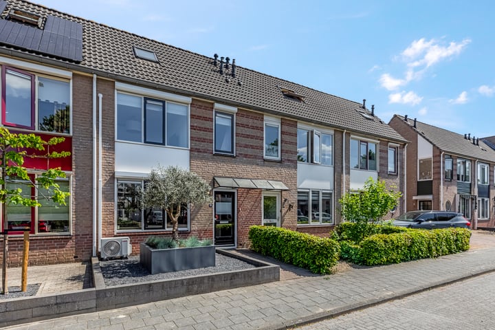 F.J. Ebbensstraat 19 in Tiel foto