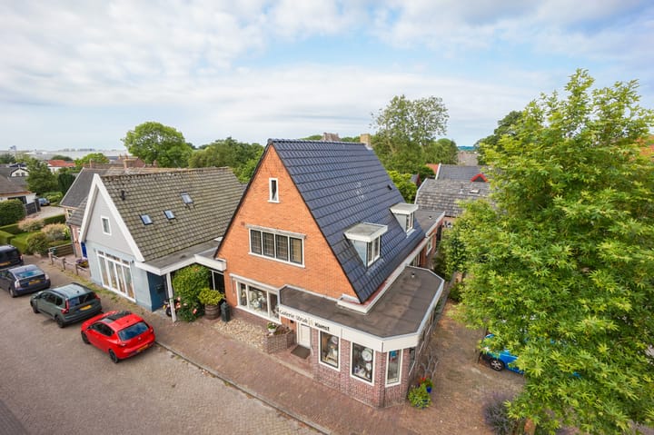 Fabrieksstraat 2 in Warmenhuizen