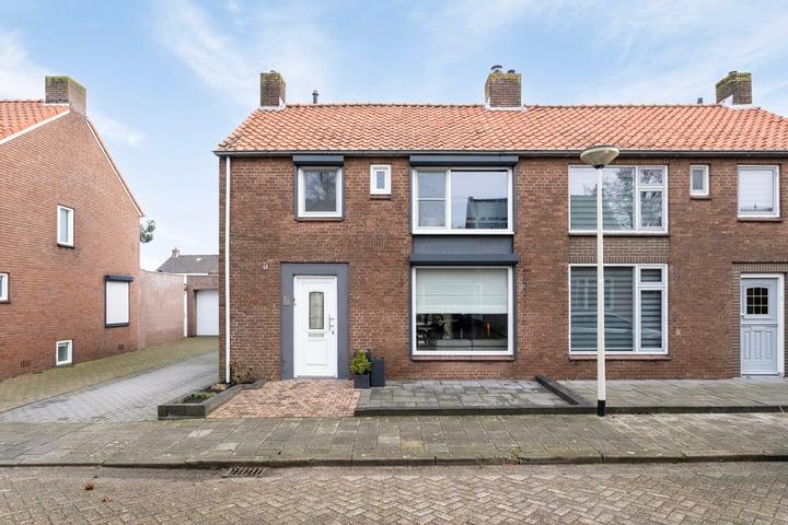 Fabrieksstraat 40 in Halsteren