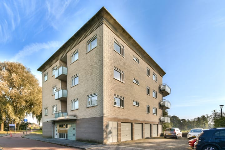 Fanny Blankers-Koenlaan 1 in Amstelveen