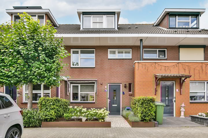 Faustlaan 74 in Nieuw-Vennep