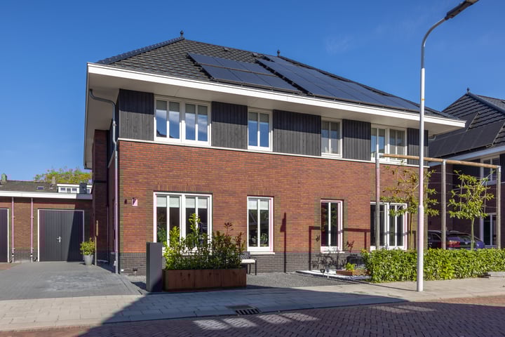 Photo of property Feike Wybrensstrjitte 10, Surhuisterveen