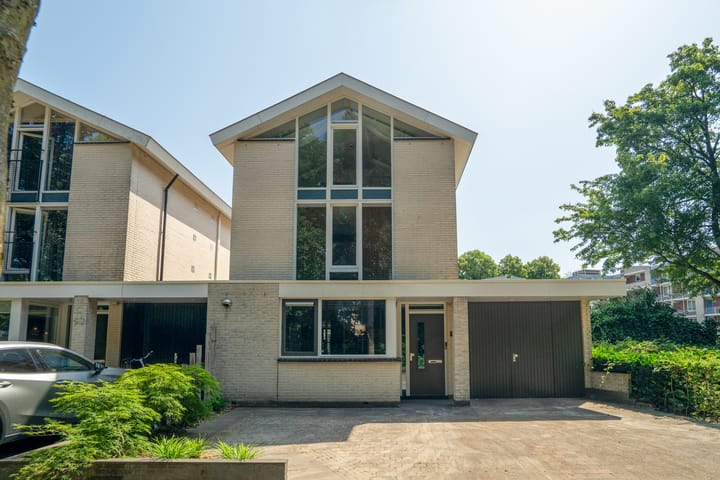 Photo of property Ferdinand Bolstraat 85, Enschede