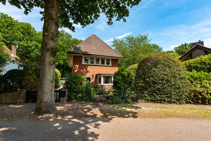 Ferdinand Huycklaan 6 in Baarn foto