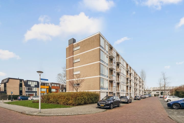 Flakkeestraat 1 in Amstelveen