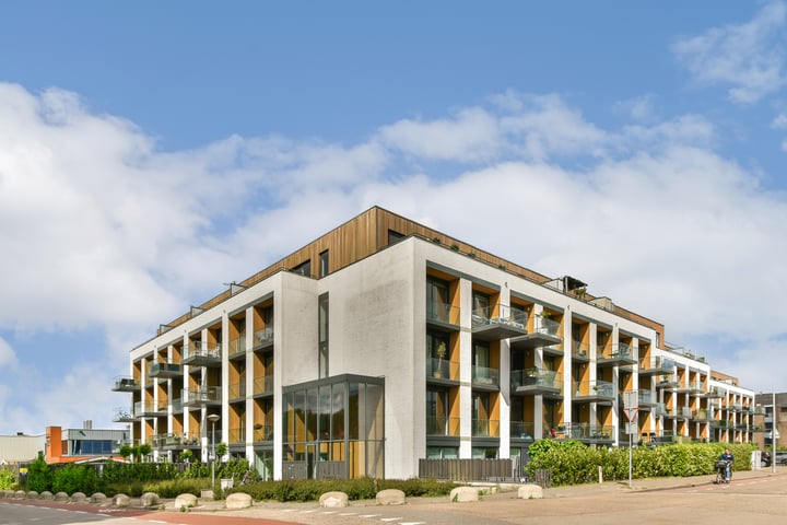 Flevolaan 4b in Weesp foto