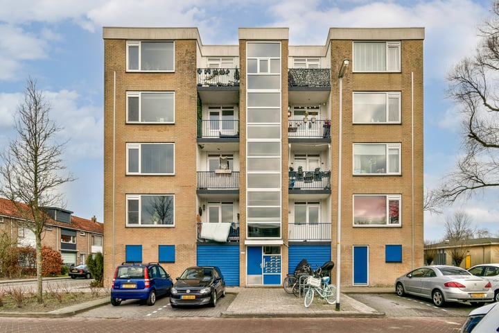 Photo of property Flevostraat 231, Purmerend