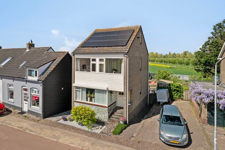 Flierstraat 14 in Lage Zwaluwe