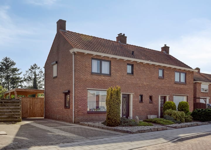 Photo of property Frederik Hendriklaan 12, Hulst