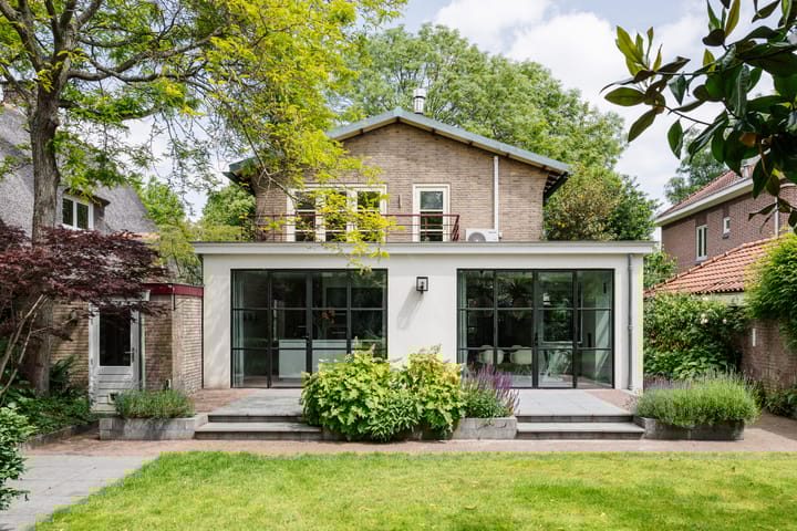 Photo of property Frederik Hendriklaan 4, Haarlem