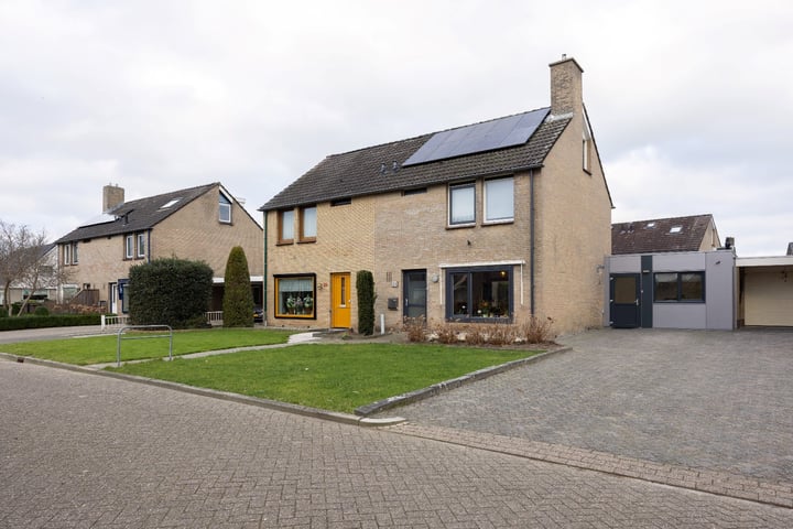 Photo of property Frederik Hendrikstraat 25, Vroomshoop