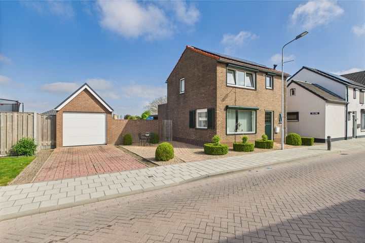 Frederik Hendrikstraat 2b in Lamswaarde