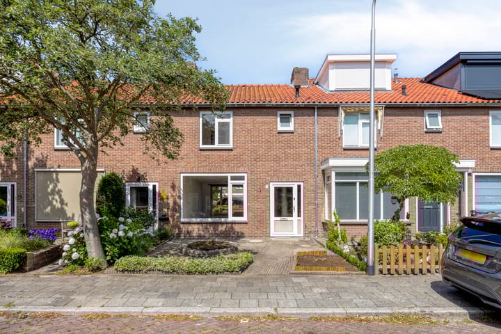 Frederik van Eedenlaan 22 in Hillegom