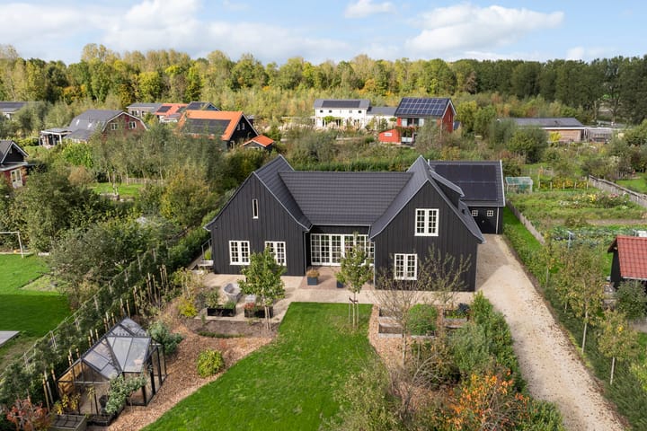 Frederik van Eedenweg 83 in Almere