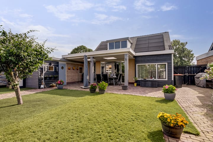 Photo of property Fresiastraat 2, Hoogkarspel