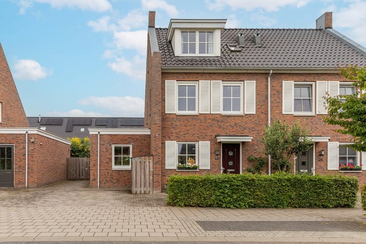 G J Brenkmanlaan 28 in Kesteren