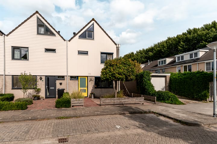 G.T. Rietveldstraat 2 in Almere