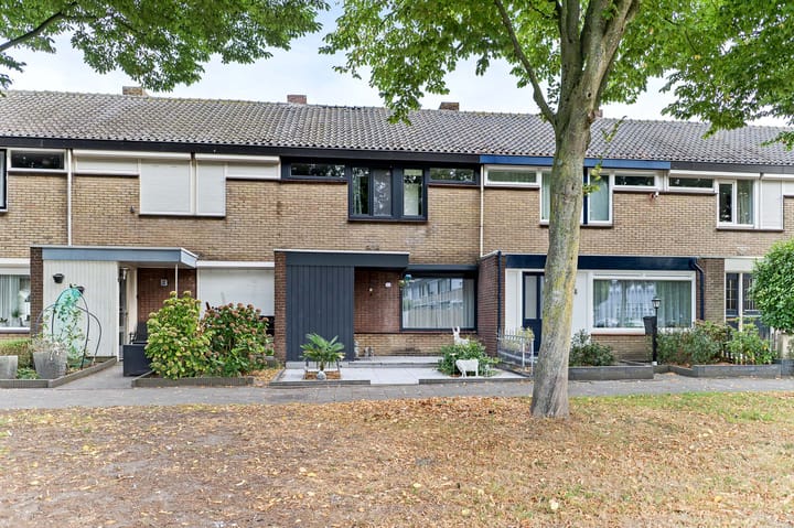 Photo of property Galenuslaan 15, Bergen op Zoom