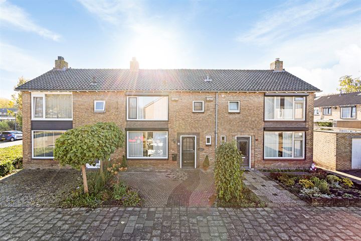 Photo of property Ganzerikstraat 28, Waalwijk
