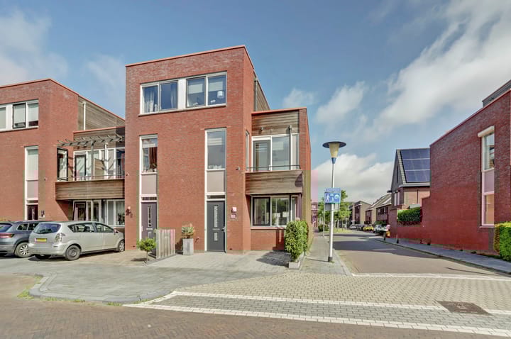 Garenboom 81 in Almelo
