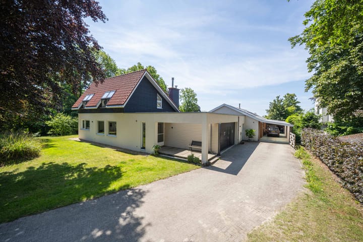 Garststraat 1 in Maurik
