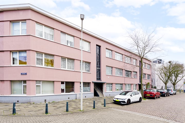 Photo of property Gaslaan 181, 's-Gravenhage