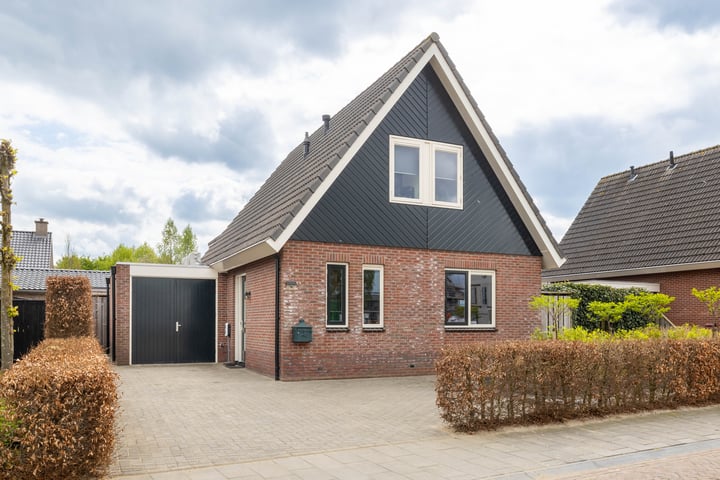 Gebroeders van Doorenstraat 14 in Almelo Foto