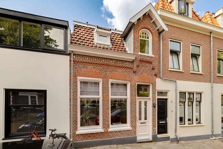 Gedempte Raamgracht 42 in Haarlem