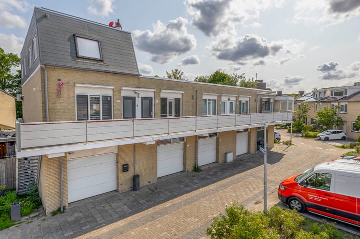 Photo of property Geelvinkbaai 86, Capelle aan den IJssel