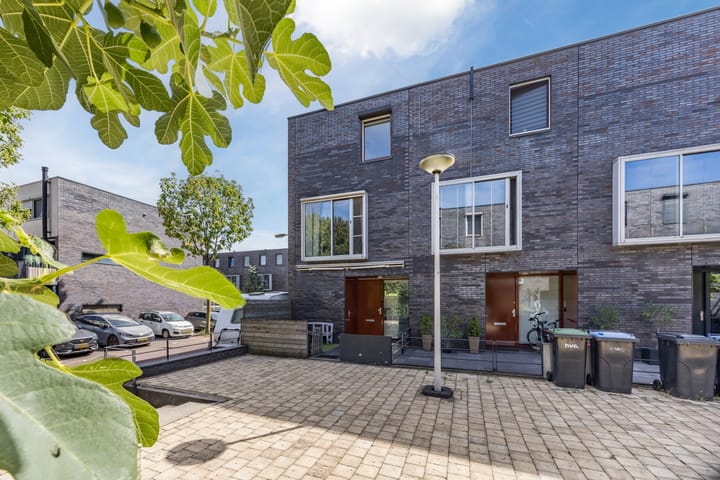 Photo of property Gele krokus 8, Papendrecht
