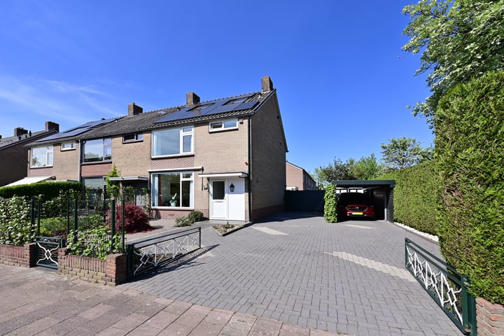 Gemeenlandslaan 11 in Huizen