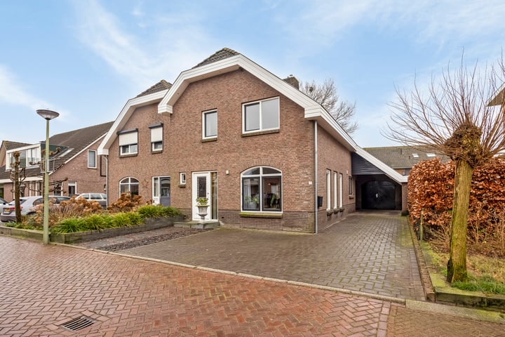 Gentiaan 7 in Stroe