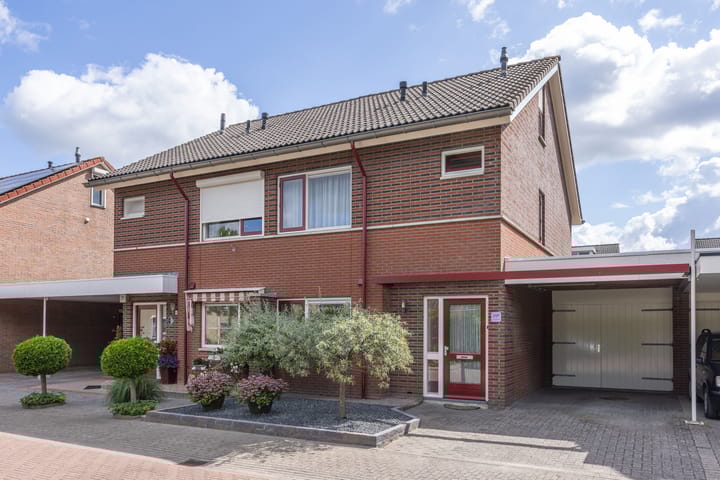 Gentiaanstraat 10C in Enschede foto