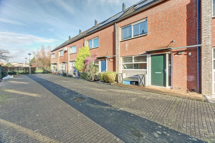 Photo of property George Sandstraat 9, Spijkenisse