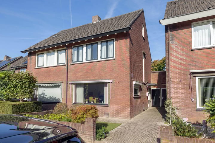Geraniumstraat 10 in Hengelo photo