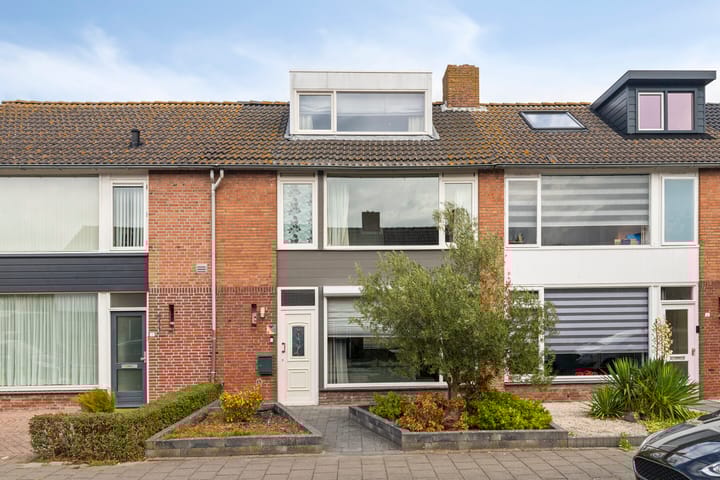Photo of property Gerardus Mensstraat 6, Nieuw-Vossemeer