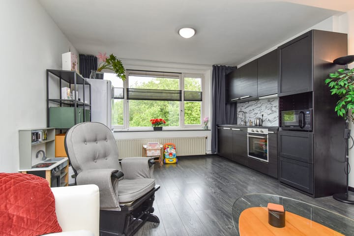 Photo of property Gerrit van der Veenlaan 240, 's-Gravenhage