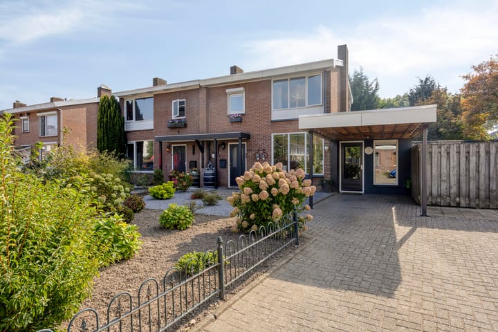Gerrit van der Veenstraat 211 in Oss foto