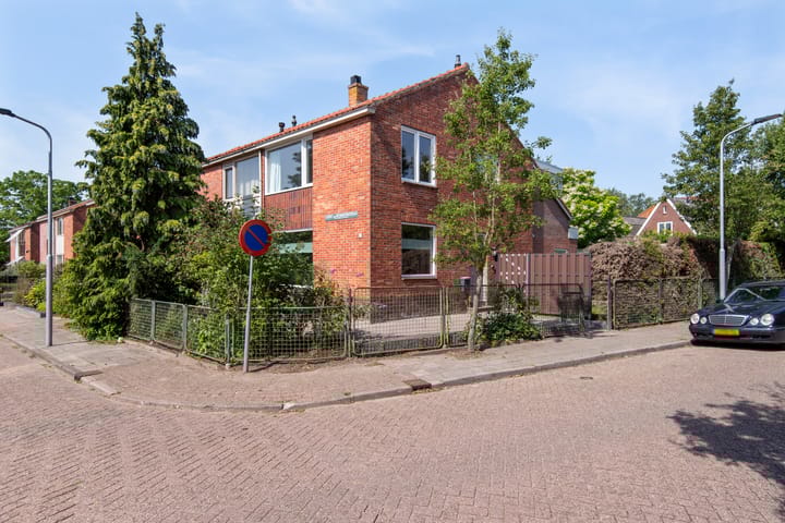 Gerrit van Heemskerkstraat 1 in Oosthuizen