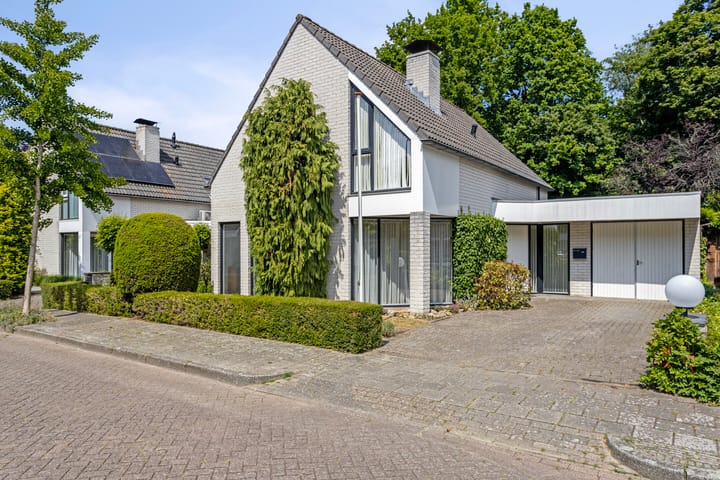 Gezina van der Molenlanden 26 in Enschede Foto