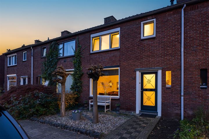 Photo of property Gezinastraat 12, Hengelo