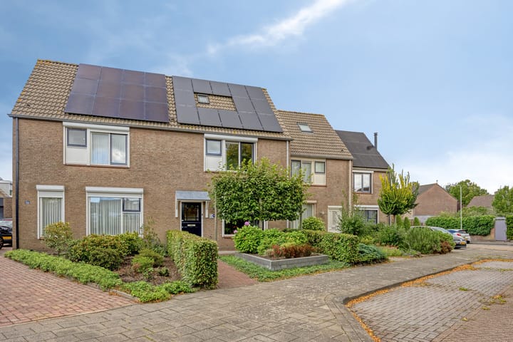 Gierelaar 124 in Wouw