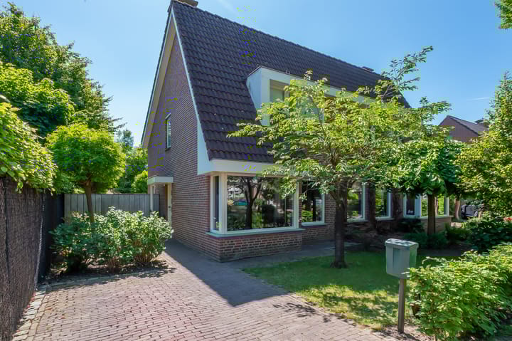 Gierelaar 91 in Wouw foto