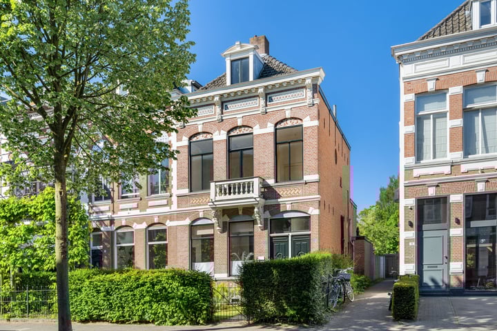 Ginnekenweg 120 in Breda