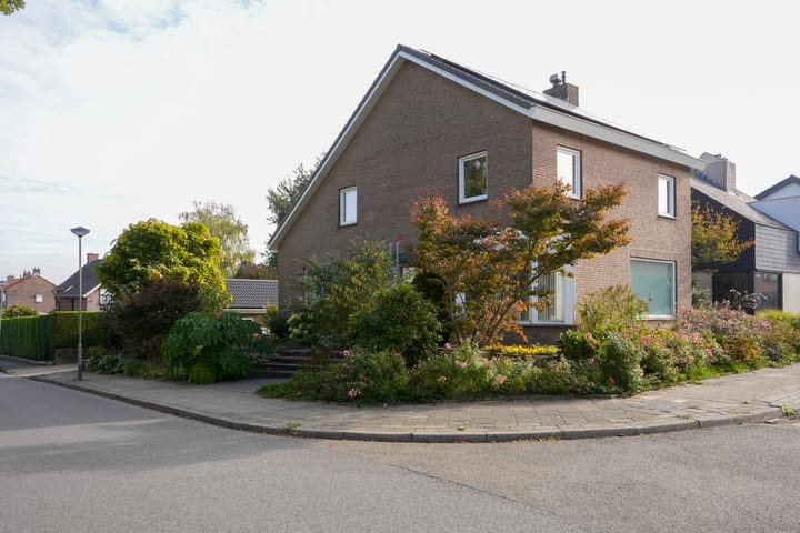 Giselbertstraat 2 in Beek foto