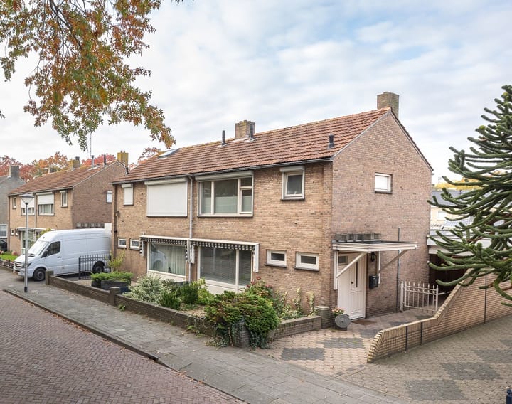 Photo of property Gladiolenstraat 13, Helmond