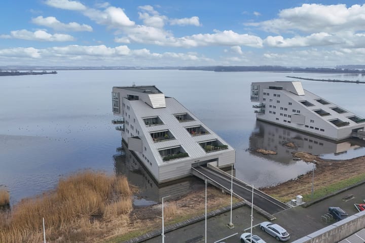 Gooimeerpromenade 115 in Huizen