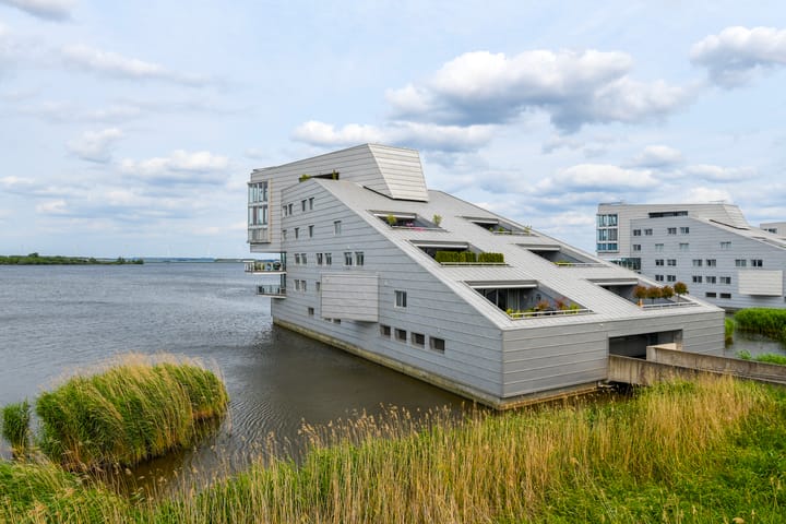 Gooimeerpromenade 85 in Huizen