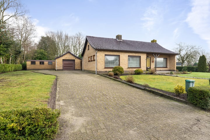 Photo of property Gors 24, Hoeven