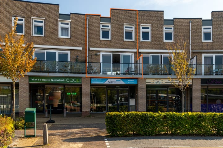 Goudenregenhof 9 in Woudrichem photo
